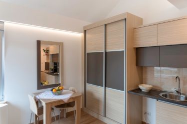 Dvokrevetna soba sa kuhinjom i kupatilom staracki dom za nepokretna lica “ Vitae Residence“- Beograd