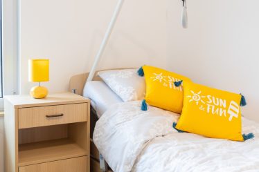 Dvokrevetna soba sa kuhinjom i kupatilom , medicinski kreveti staracki domVitae Residence Beograd