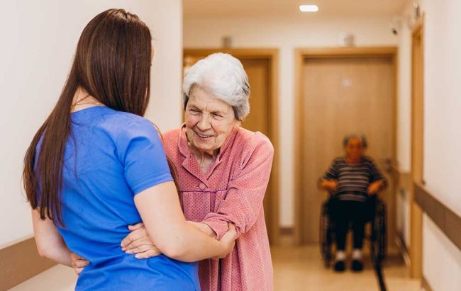 Usamljenost-tokom-epidemije-koronavirusa Podrska u starackom domu